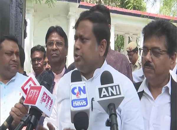 India News | Union Minister Sukanta Majumdar Joins Protest over Alleged Attack on Hindu Temples in West Bengal