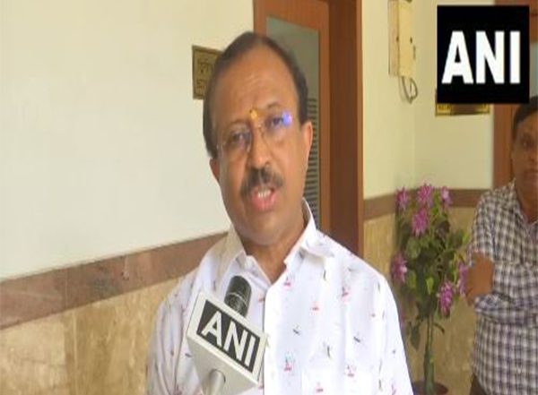 India News | BJP Leader V Muraleedharan Demands Kerala CM's Resignation After SFIO Chargesheets Veena Vijayan