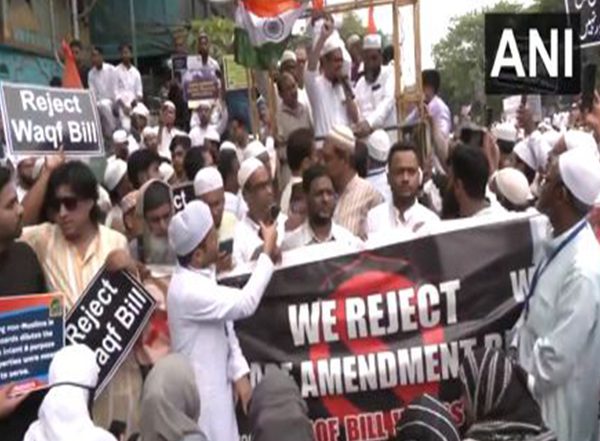 India News | Bengal: Muslim Outfits Protest Against Waqf Amendment Bill in Kolkata