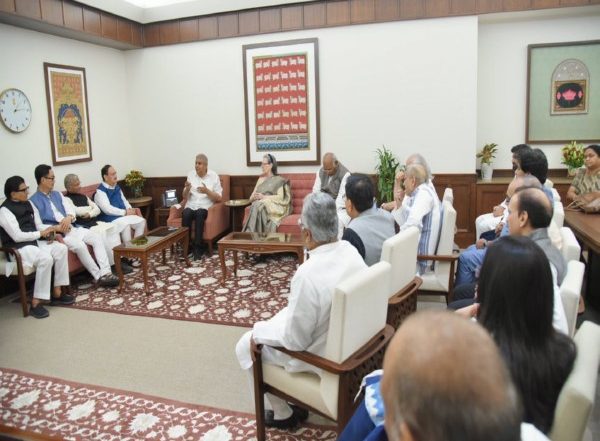 India News | Jagdeep Dhankhar Meets MPs from Various Parties at Parliament House