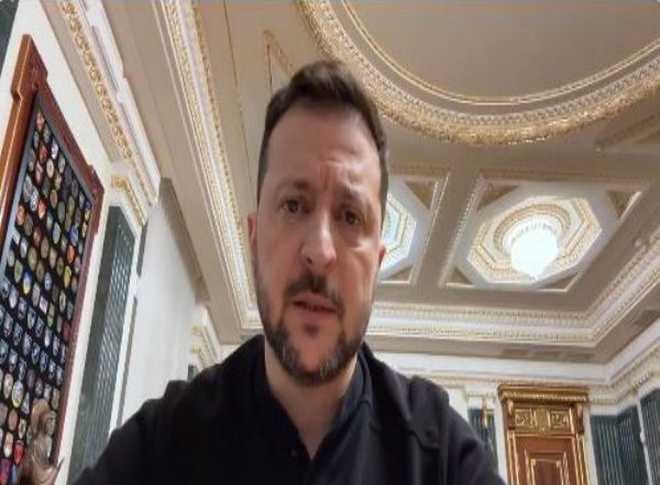 World News | Zelenskyy Blames Putin for Rejecting Ceasefire After 16 Killed in Russian Strikes on Ukraine's Kryvyi Rih