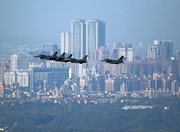World News | Taiwan Detects 12 Chinese Aircraft Sorties, Six Naval Vessels Near Its Territory
