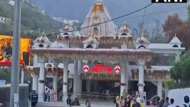 India News | Jammu: Devotees Flock at Vaishno Devi on Occasion of Ashtami