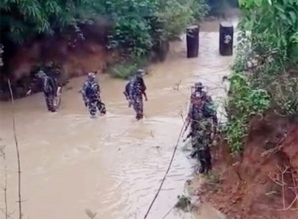 India News | Chhattisgarh: Villager Killed, Another Injured After Stepping on Naxal Planted IED