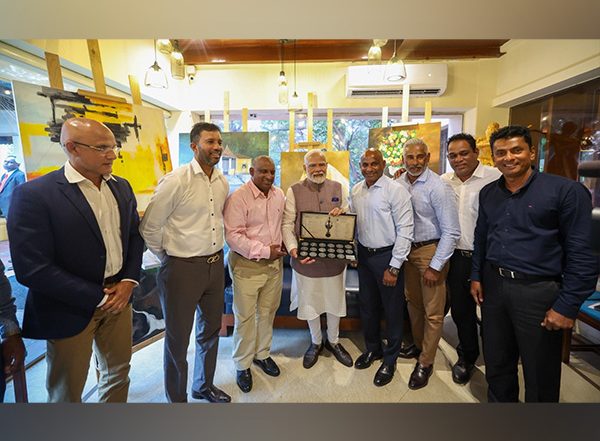 Sports News | PM Modi Meets 1996 World Cup-winning Sri Lankan Cricket Legends in Colombo
