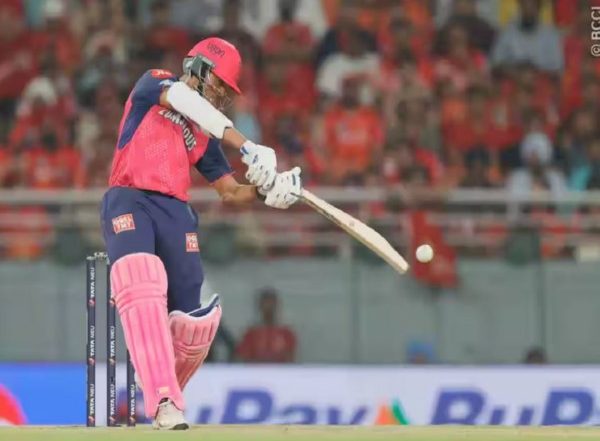 Sports News | IPL 2025: Jaiswal's Fifty, Parag's Quickfire Cameo Storm RR to 205/4 in Their 20 Overs Against PBKS