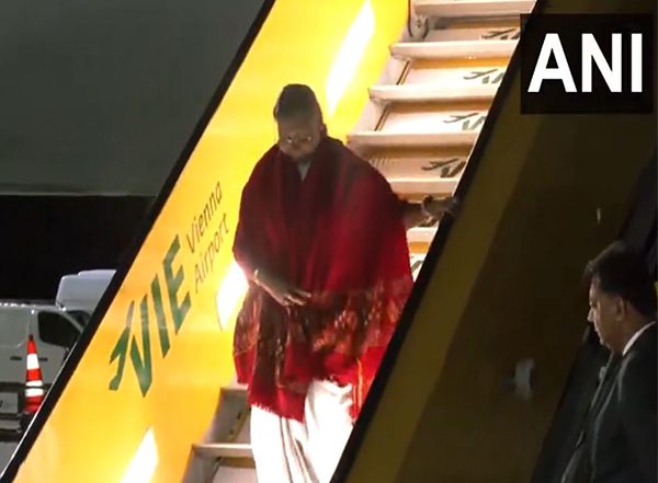 World News | President Murmu Lands in Vienna; Heads to Bratislava for State Visit to Slovak Republic