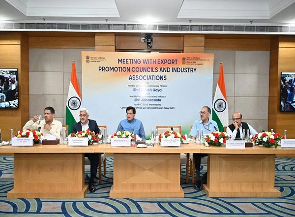 India News | Piyush Goyal Discusses Trade Opportunities, Challenges with Exporters