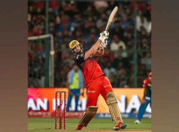 Sports News | IPL 2025: Tim David's Cameo in Death Overs Power Royal Challengers Bengaluru to 163/7 Against Delhi Capitals