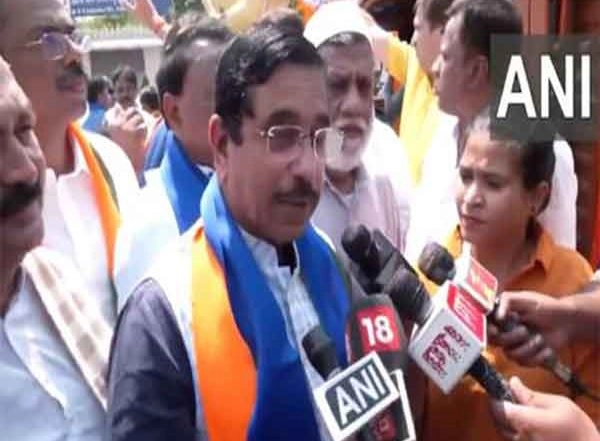India News | Union Minister Pralhad Joshi Slams Chidamabaram's Remarks on Tahawwur Rana Extradition; Cites Digvijay Singh's Stance