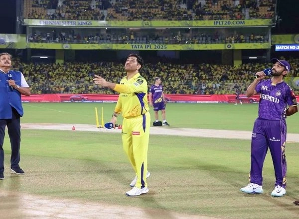 Sports News | Dhoni Returns as Skipper, but KKR Win Toss and Opt to Bowl Against CSK