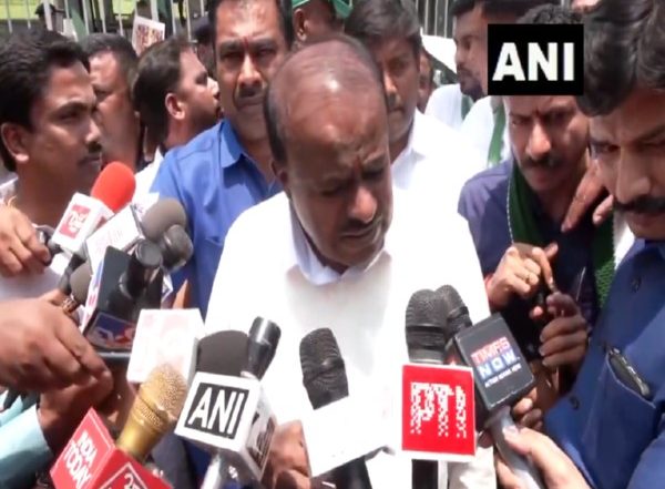 India News | Union Minister HD Kumaraswamy Slams Karnataka Govt over Taxes, Defends Centre on Fuel Price