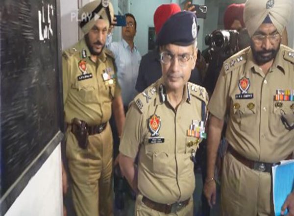 India News | Punjab DGP Inspects Police Stations in Amritsar as Part of Night Domination Exercise