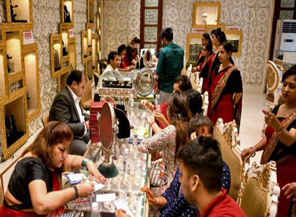 Business News | India's Domestic Jewellery Market to Surge to USD 145 Bn by FY28 Amid Shift from Unorganized to Organized Players: Report