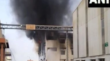India News | Gujarat: Massive Fire Breaks out at Chemical Manufacturing Unit in Bharuch, Dousing Operations Underway