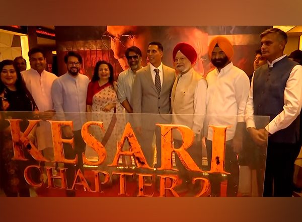 Entertainment News | Union Minister Hardeep Singh Puri, Delhi Minister Manjinder Sirsa Attend Screening of Akshay Kumar's Kesari Chapter 2 in Delhi