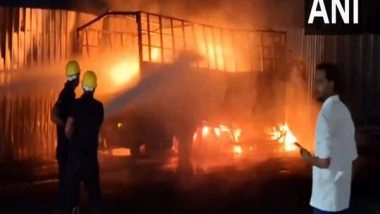 India News | Gujarat: Truck Fire on National Highway 48 Disrupts Traffic in Valsad