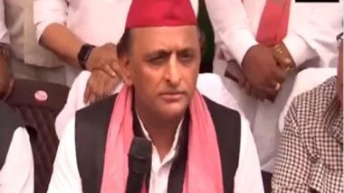 India News | Akhilesh Yadav Meets SP Leader Ramji Lal Suman in Agra Amid His Rana Sanga Remarks Controversy