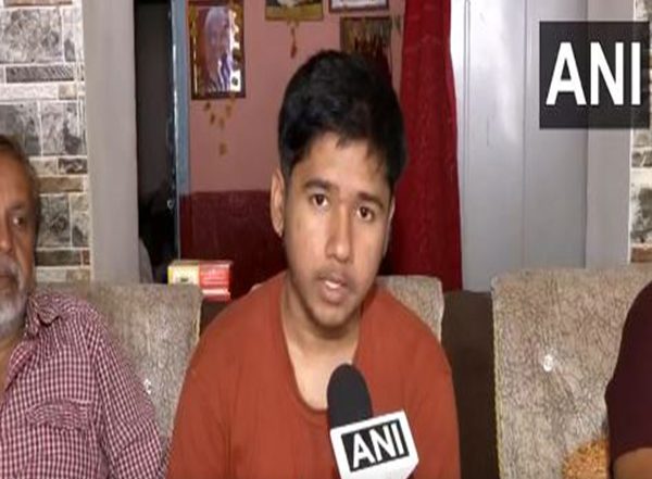 India News | Karnataka Student Allegedly Forced to Remove Sacred Thread Before CET Exam; Two Home Guards Suspended