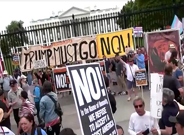World News | Thousands Rally Across US Against Trump Policies in Renewed Wave of Protests