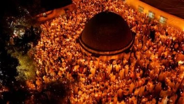 World News | Thousands Gather at Church of Holy Sepulchre in Jerusalem for Holy Fire Ceremony
