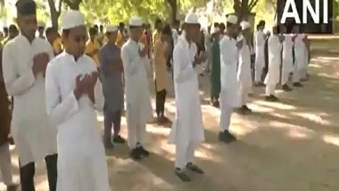 India News | Uttar Pradesh: Students Offer Prayers for Victims of Pahalgam Terrorist Attack