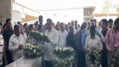 India News | Maharashtra Ministers Pay Last Respects to Victims of Pahalgam Terror Attack in Mumbai