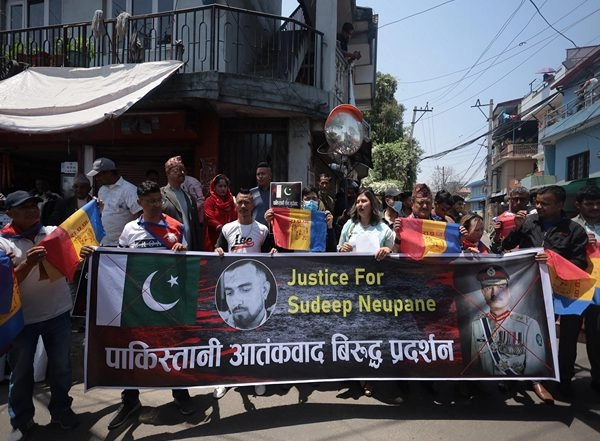 World News | Nepali Protestors Burn Photo of Pak Army Chief Near Pakistan Embassy in Kathmandu