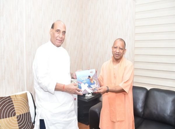 India News | Uttar Pradesh Chief Minister Yogi Adityanath Meets Union Minister Rajnath Singh