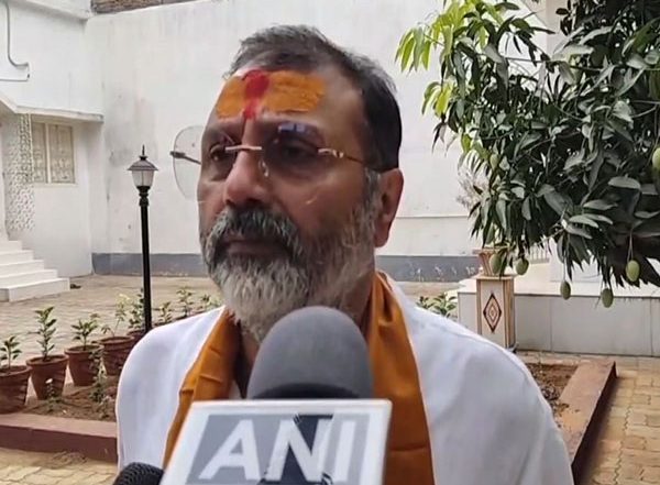 India News | BJP MP Nishikant Dubey Demands Investigation into Pakistani Nationals Married to Indian Citizens