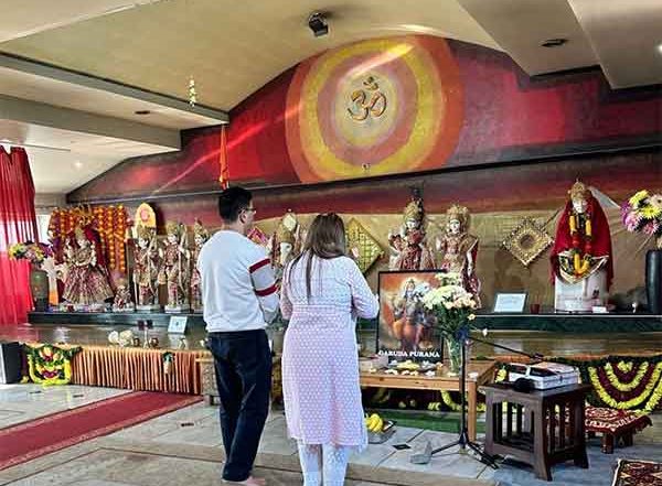 World News | Indian Community in Warsaw Pays Tribute to Pahalgam Terror Attack Victims