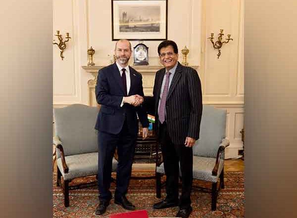 World News | Piyush Goyal, UK's Secy of State for Business and Trade Reynolds Hold Talks to Advance Negotiations for FTA