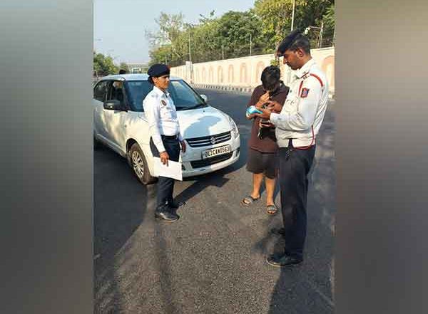 India News | Delhi: 784 Challans Issued in Major Traffic Drive at IGI Airport Terminal-I