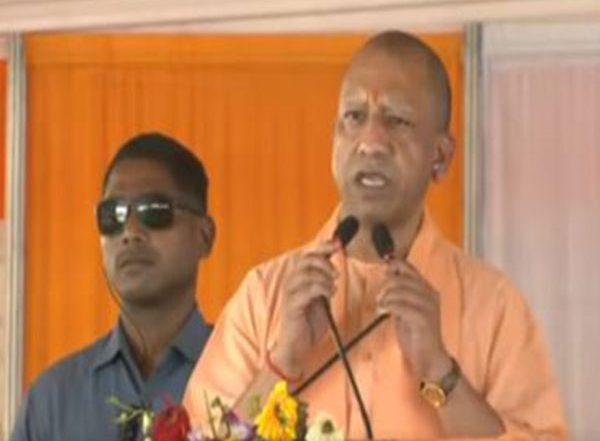 India News | UP Becomes First State to Send Back All Pakistani Nationals After Visa Revocation, Under Vigilance of CM Yogi