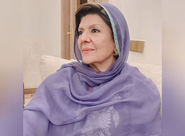 World News | Pakistan: Imran Khan's Sister Slams Authorities for Not Allowing Her to Meet Him in Jail
