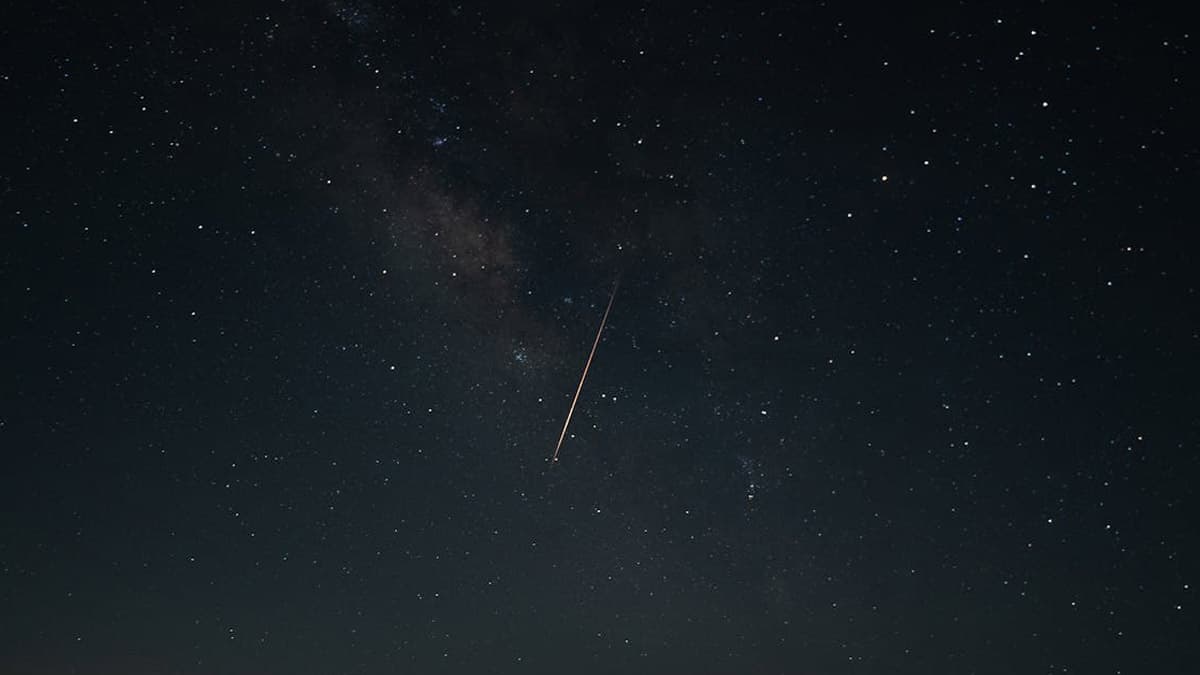 When and How To Watch the Lyrid Meteor Shower 2025 in India?   