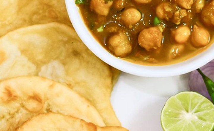 Popular Street Foods in Delhi You Must Try for an Authentic Local Taste