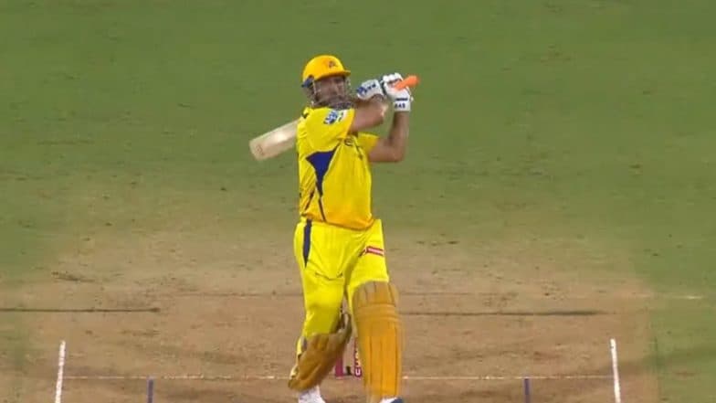 MS Dhoni Six Video: Watch Legendary Cricketer Hammers Powerful Hit During CSK vs DC IPL 2025 Match