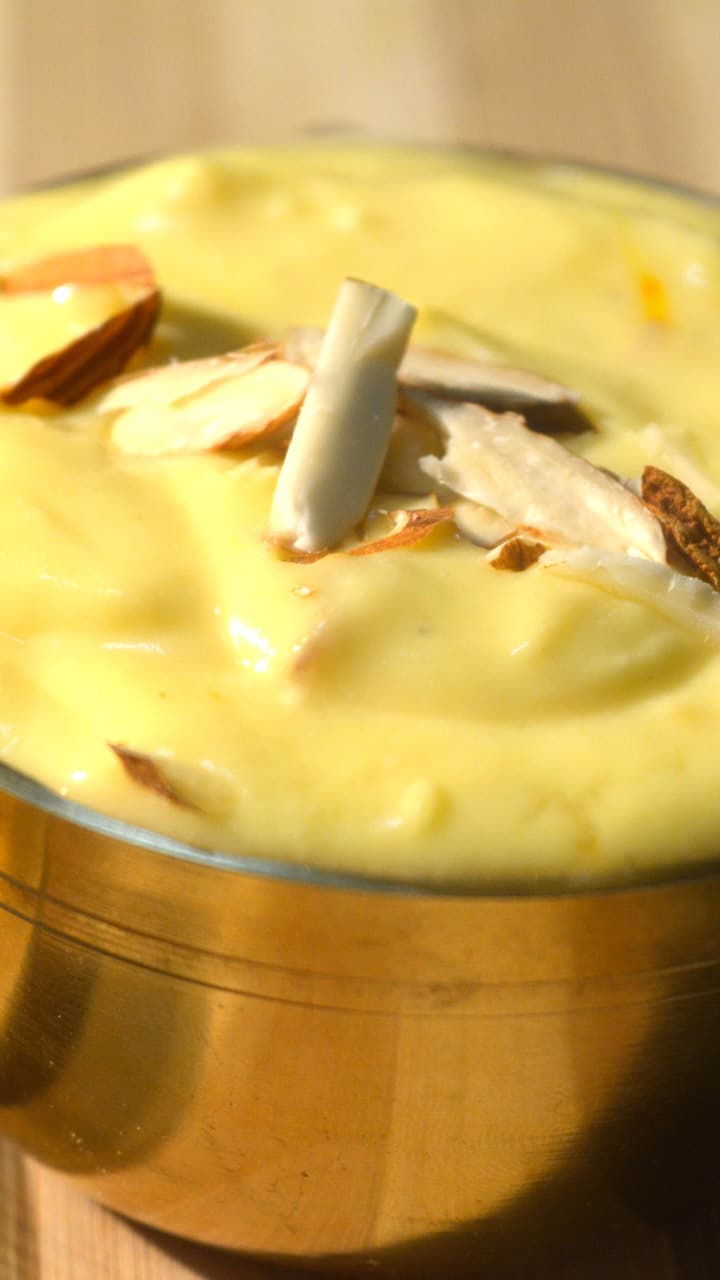 Mango Shrikhand (Amrakhand)