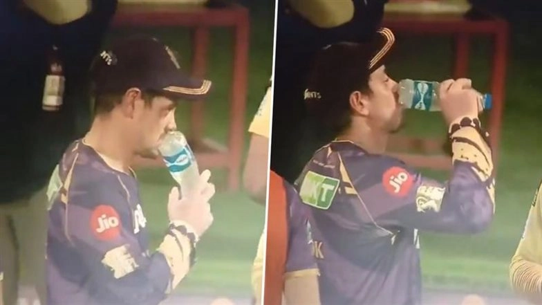 Viral Video Shows Quinton de Kock Biting Water Bottle to Drink Water from Bottom Without Opening Cap After CSK vs KKR IPL 2025 Match