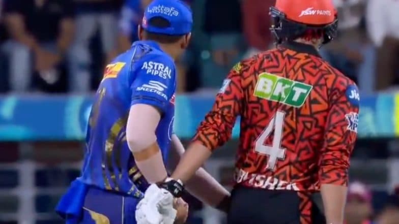 Suryakumar Yadav Checks Abhishek Sharma's Pocket For 'Century Celebration Note' During MI vs SRH IPL 2025 Match (Watch Video)