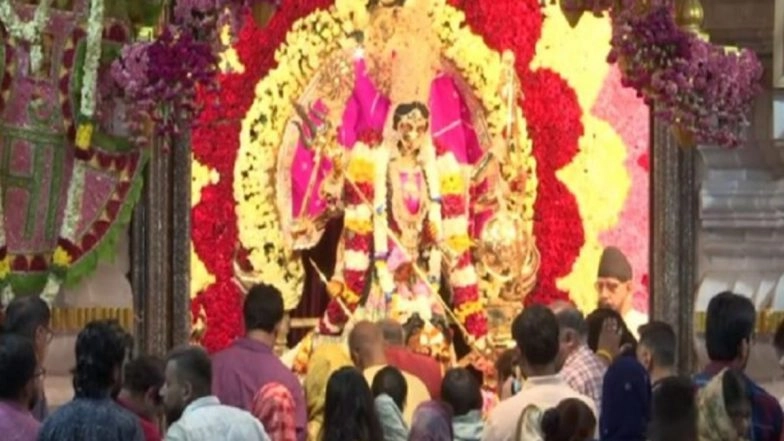 Morning Aarti Performed at Shri Aadya Katyayani Shaktipith in Chhatarpur on Maha Ashtami