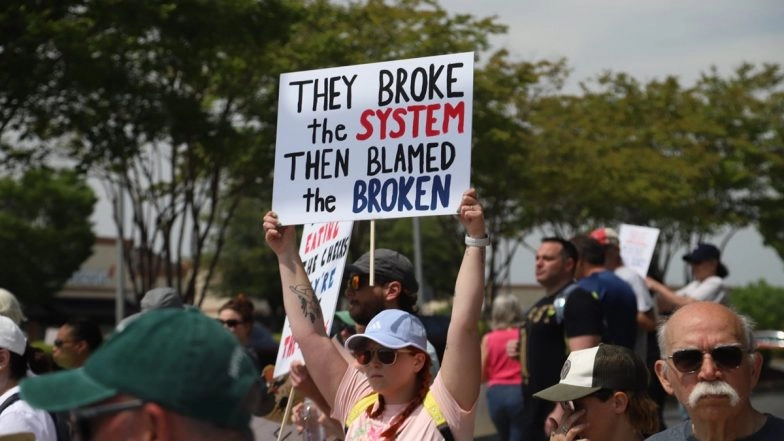 ‘Donald Trump Fascist Regime Must Go Now’: Anti-Trump Protesters Rally in New York, Washington and Elsewhere Across Country (See Pics and Videos)