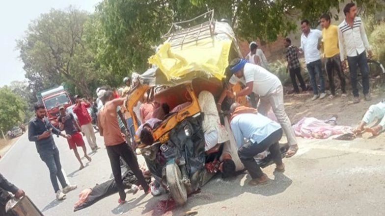 Five Killed, 11 Injured as Tempo Carrying Family Collides with Bus in UP's Bahraich
