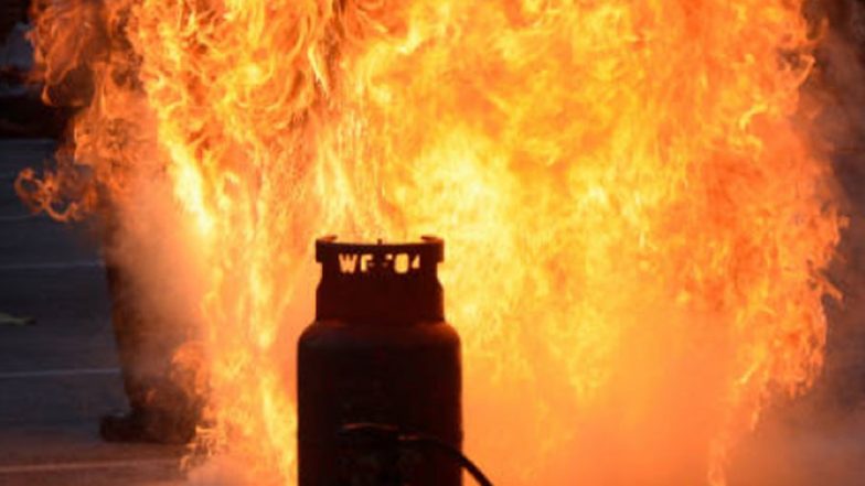 Bihar Cylinder Blast: 4 Children Killed As Explosion of Multiple Cooking Gas Cylinders Triggered Fire in Muzaffarpur Village