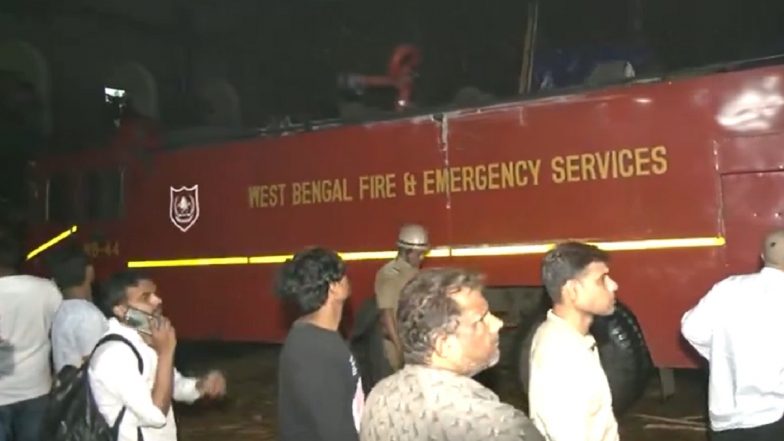Kolkata Fire: 14 Killed As Massive Blaze Erupts at Premises of Rituraj Hotel in West Bengal; Several People Rescued (Watch Videos)