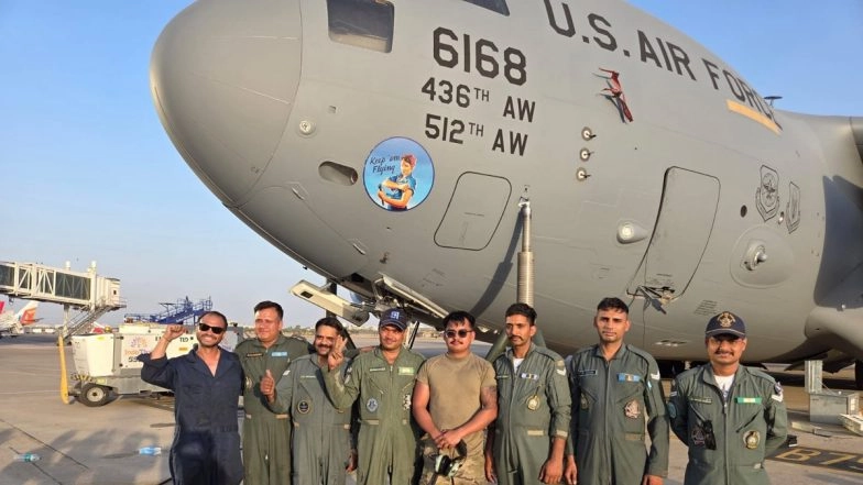 Indian Air Force Help Fix Technical Snag on USAF C-17 Aircraft in Jaipur (See Pics)