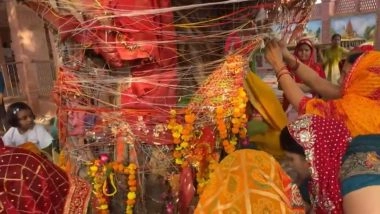 Vat Savitri Puja: Married Women Gather at Shri Maa Alok Shankari Temple in Prayagraj, Seek Blessings for Husbands’ Longevity and Well-Being (Watch Video)