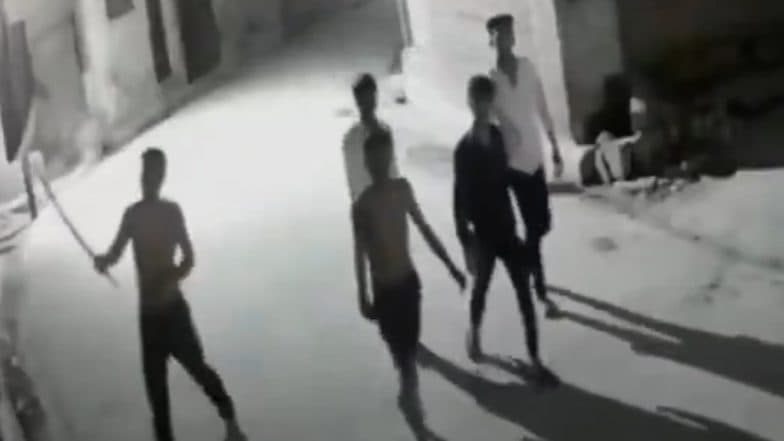 Varanasi: 50 CCTV Cameras Smashed at Midnight; Auto Driver and Minor Arrested, Three Suspects at Large (Watch Video)