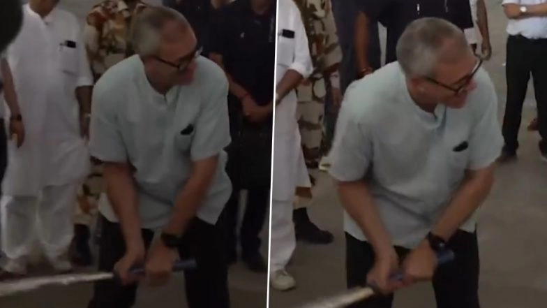 Jammu and Kashmir: Omar Abdullah Plays Cricket With Young Boy at Samba Relief Camp Amid Escalating India-Pakistan Tensions, Video Surfaces